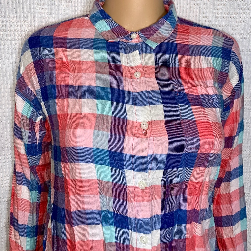 💕3/$25‼️💕OLD NAVY PLAID BOYFRIEND BUTTON UP - Picture 4 of 4